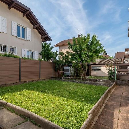 Ideally Located Furnished Townhouse With 3 Bedrooms Parking & Garden Άννεσι Εξωτερικό φωτογραφία