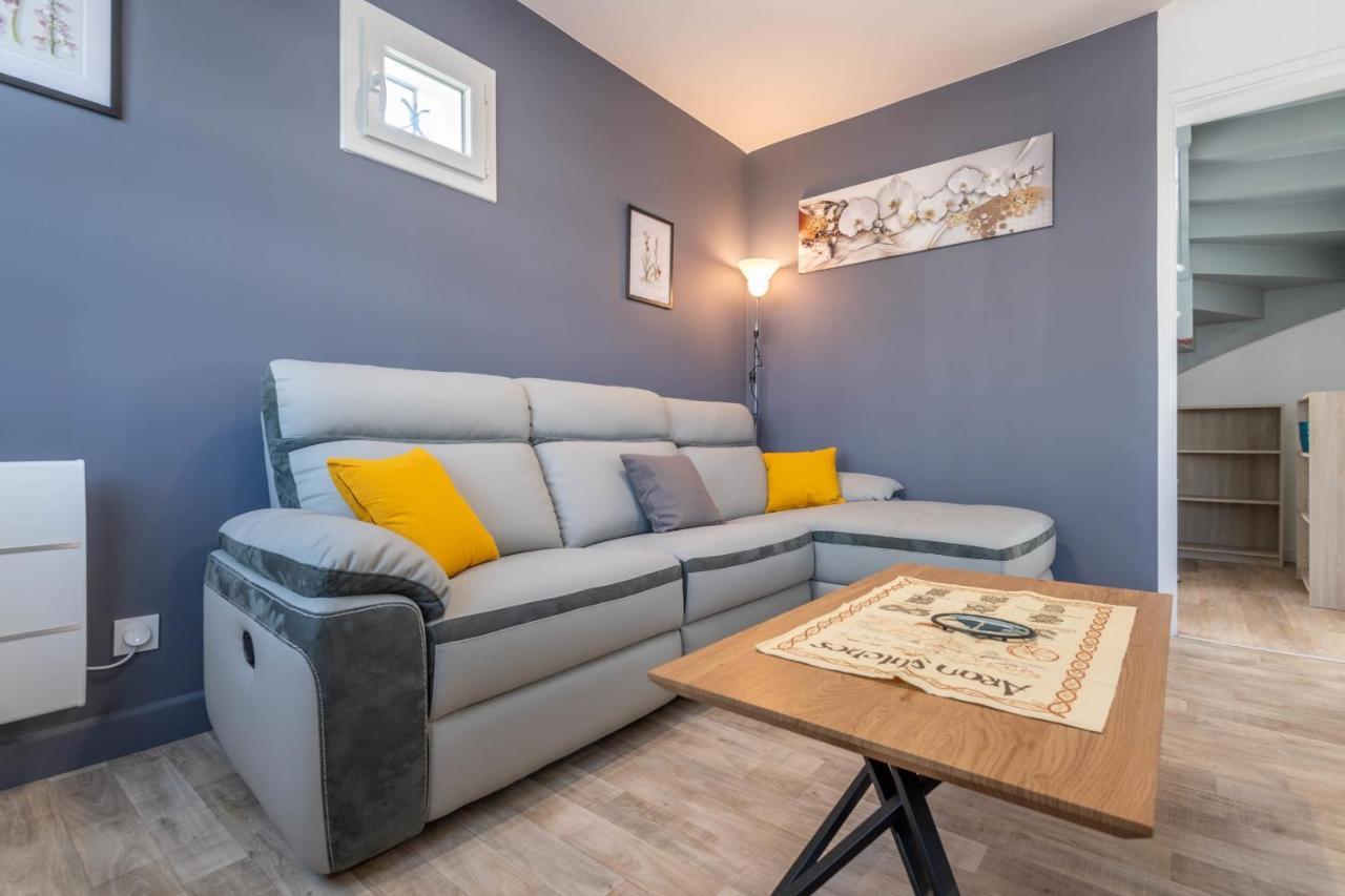 Ideally Located Furnished Townhouse With 3 Bedrooms Parking & Garden Άννεσι Εξωτερικό φωτογραφία