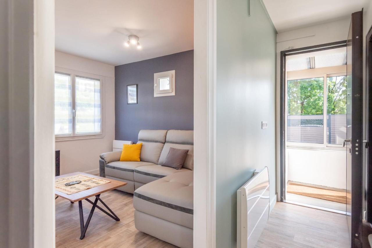 Ideally Located Furnished Townhouse With 3 Bedrooms Parking & Garden Άννεσι Εξωτερικό φωτογραφία