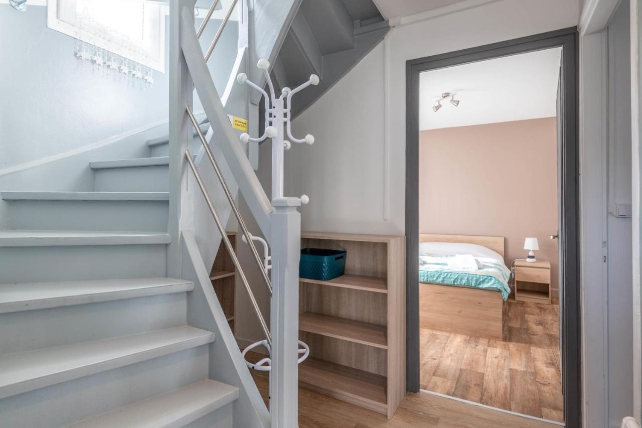 Ideally Located Furnished Townhouse With 3 Bedrooms Parking & Garden Άννεσι Εξωτερικό φωτογραφία