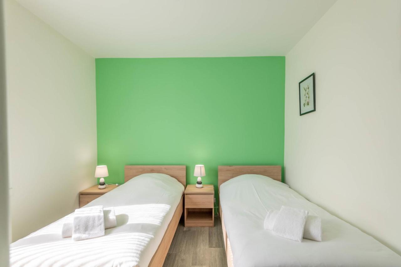 Ideally Located Furnished Townhouse With 3 Bedrooms Parking & Garden Άννεσι Εξωτερικό φωτογραφία