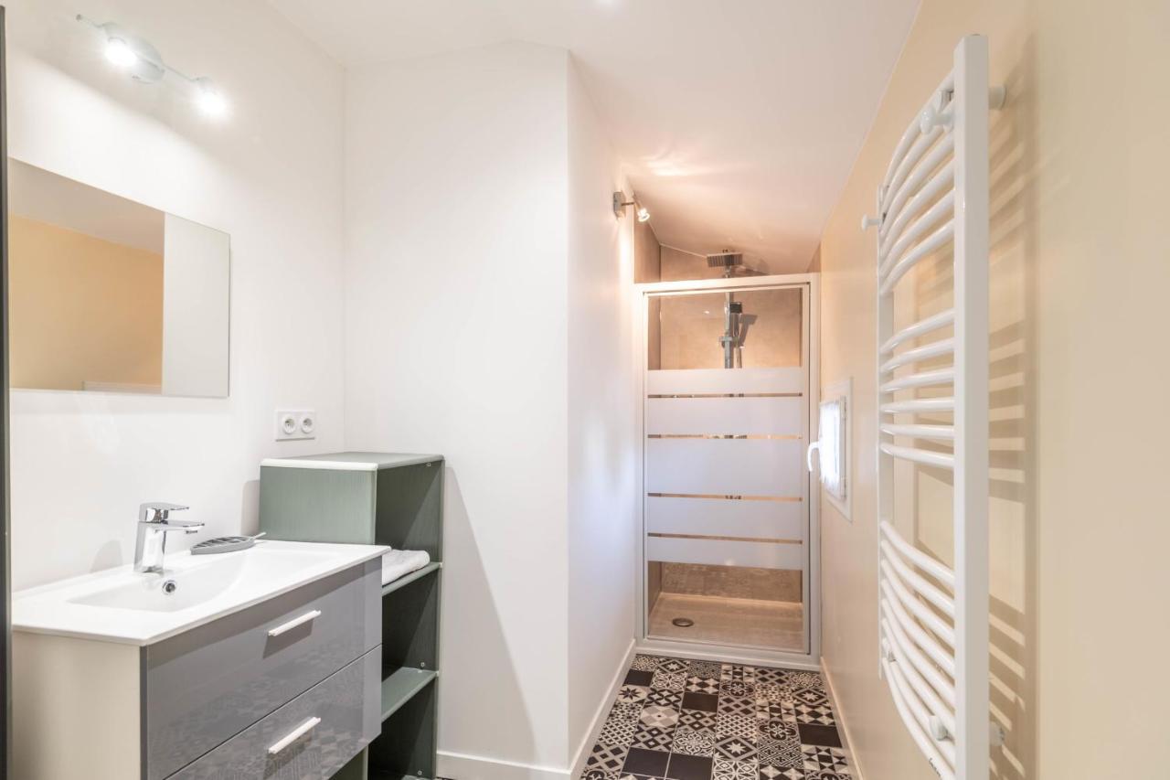 Ideally Located Furnished Townhouse With 3 Bedrooms Parking & Garden Άννεσι Εξωτερικό φωτογραφία