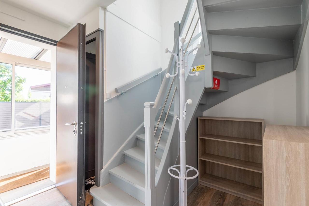 Ideally Located Furnished Townhouse With 3 Bedrooms Parking & Garden Άννεσι Εξωτερικό φωτογραφία